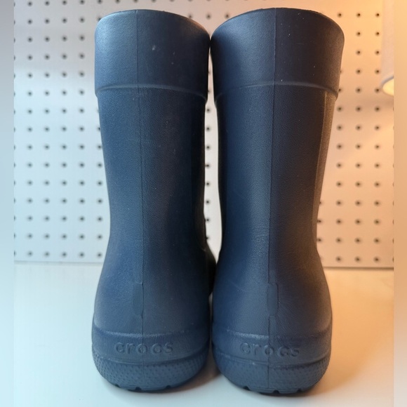 Women’s Crocs Freesail Shorty Rain Boot 203851 in Dark Navy Women's Size 8 - Picture 8 of 16